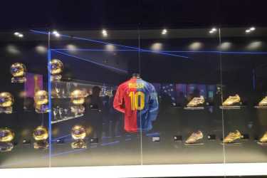 HISZPANIA: Blanes hotel *** Esplendid, Barcelona, Francja: Eurodisneyland + Paryż, Włochy Gardaland. Obóz młodzieżowy 14-19 lat